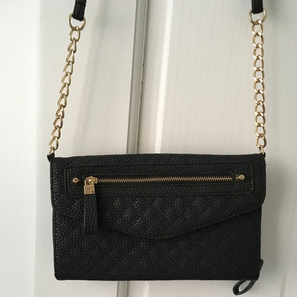 Kelly & Katie Black crossbody bag with gold chain strap - Picture 4 of 6
